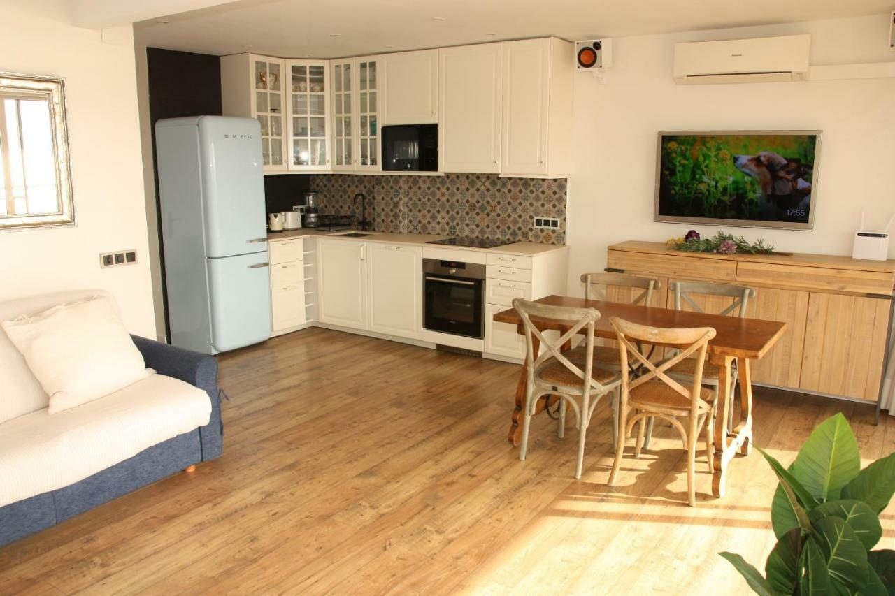 Seafront Apartment In Palamós Esterno foto
